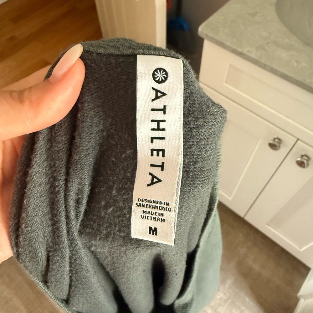 Altheta Coaster Luxe Sweatshirt - Picture 4 of 4